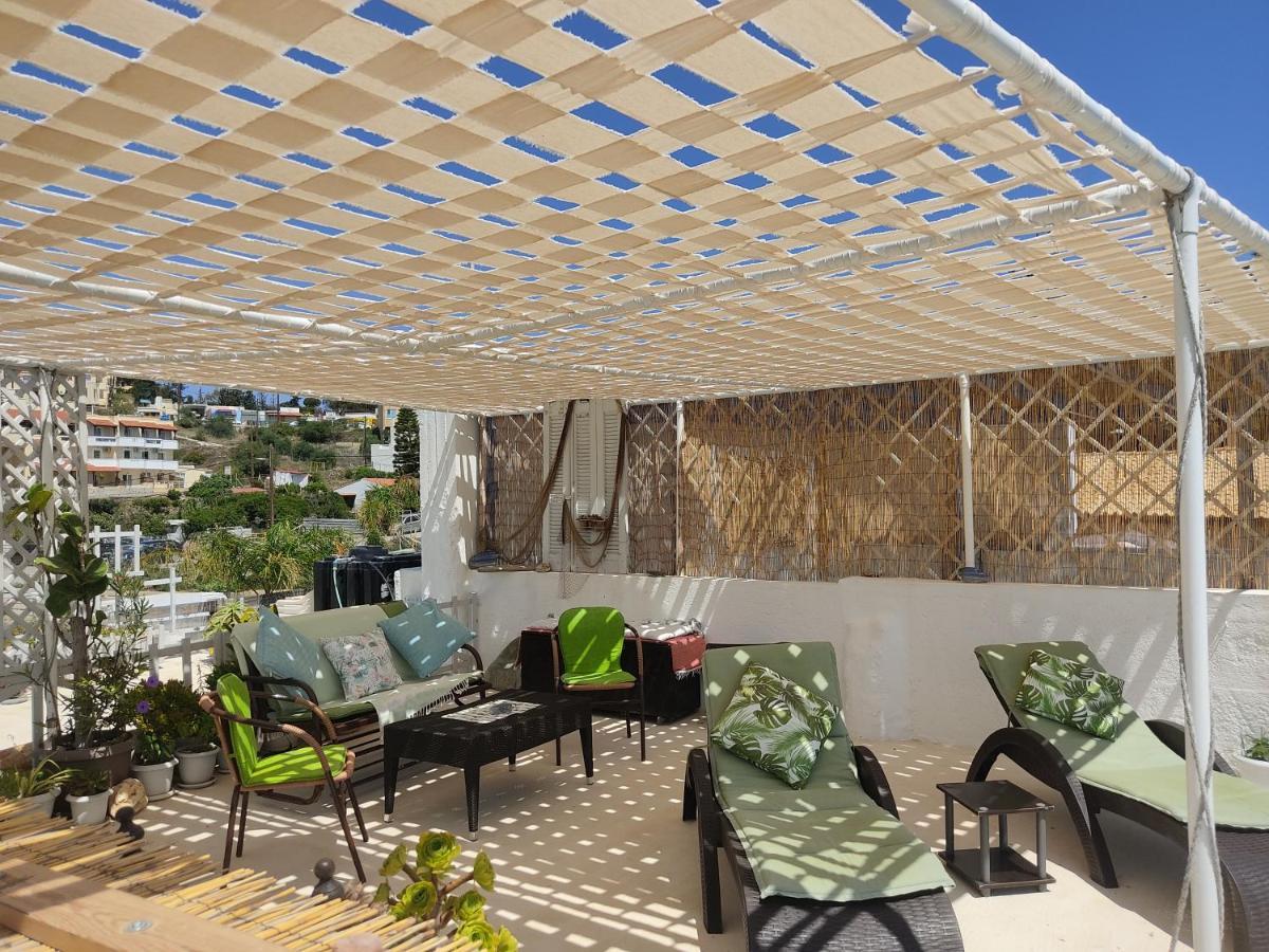 Komissa΄S Beach House Агия-Пелагия  Экстерьер фото